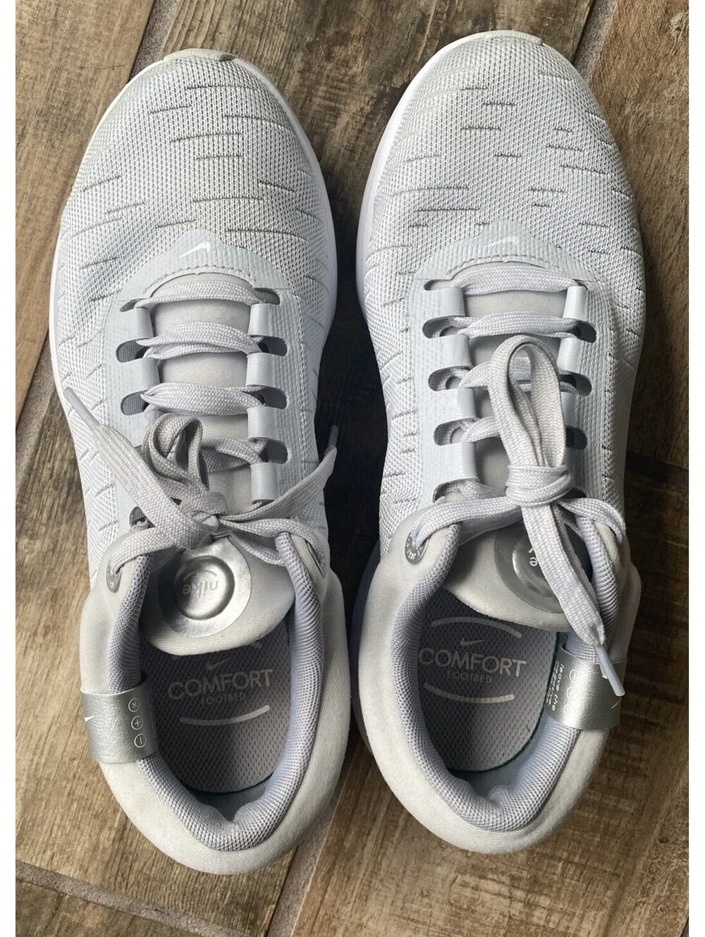 Nike Womens Renew Serenity Sz. 8.5 Run DB0522-001 Road Running Pure Platinum
